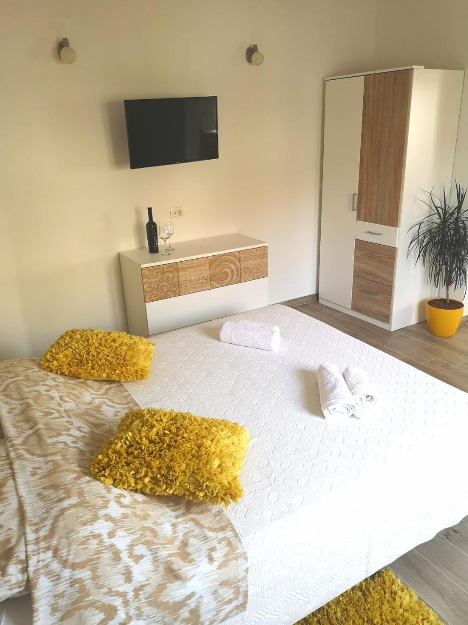 Apartments Grgic Trogir Exterior foto